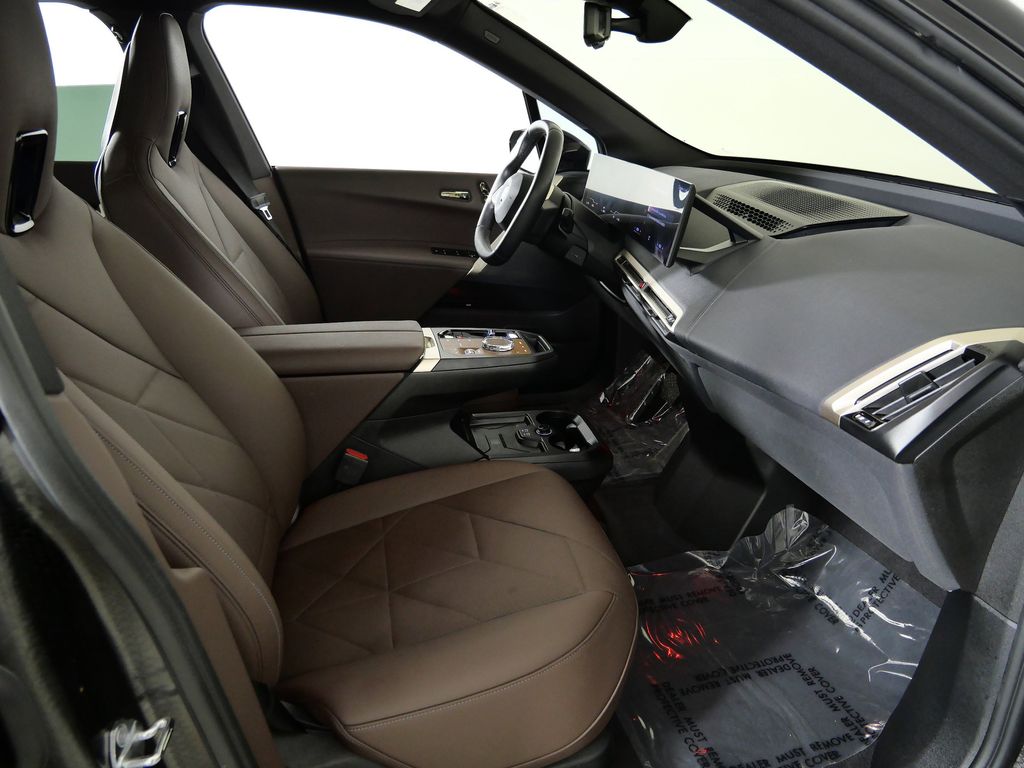 Thumbnail: 2023 BMW iX - 26