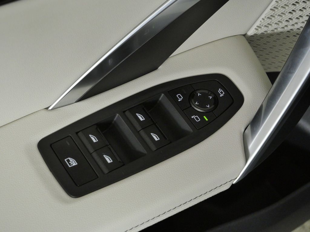 Thumbnail: 2026 BMW X1 - 34