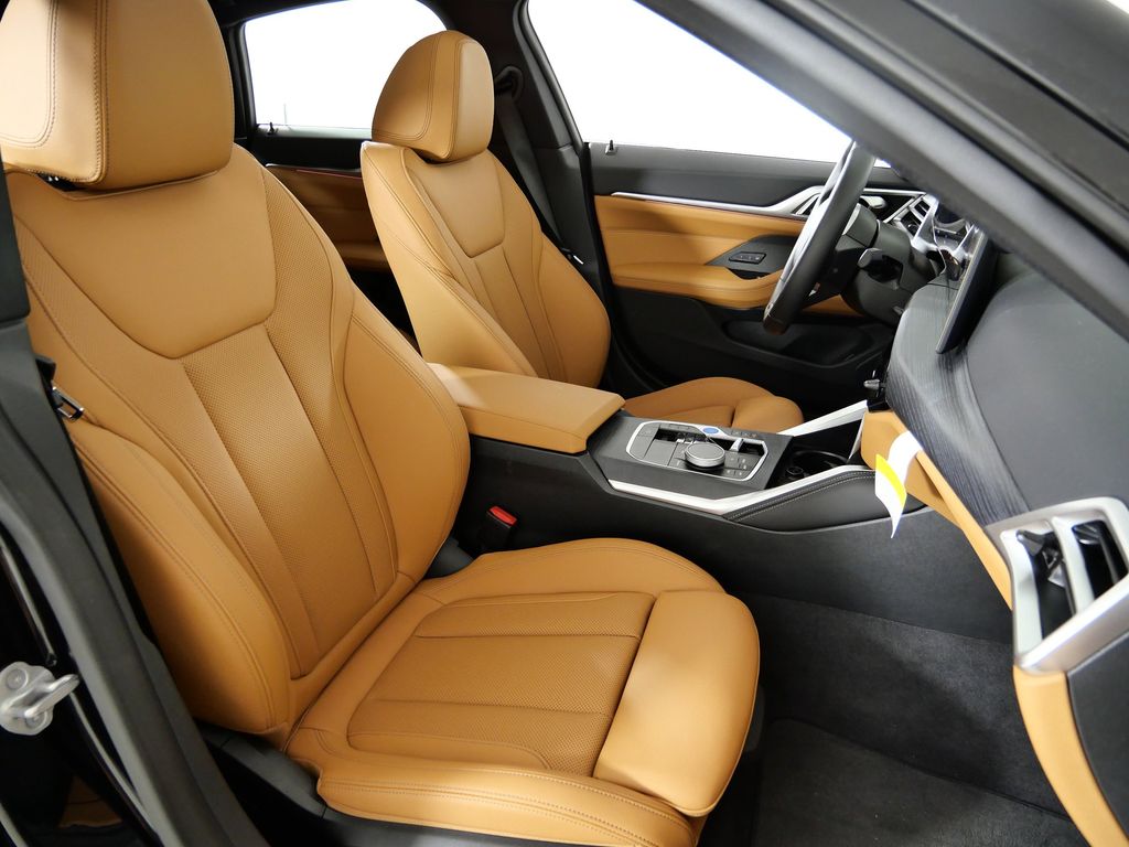 Thumbnail: 2025 BMW i4 - 22