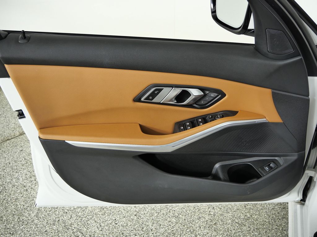 Thumbnail: 2023 BMW 3 Series - 36