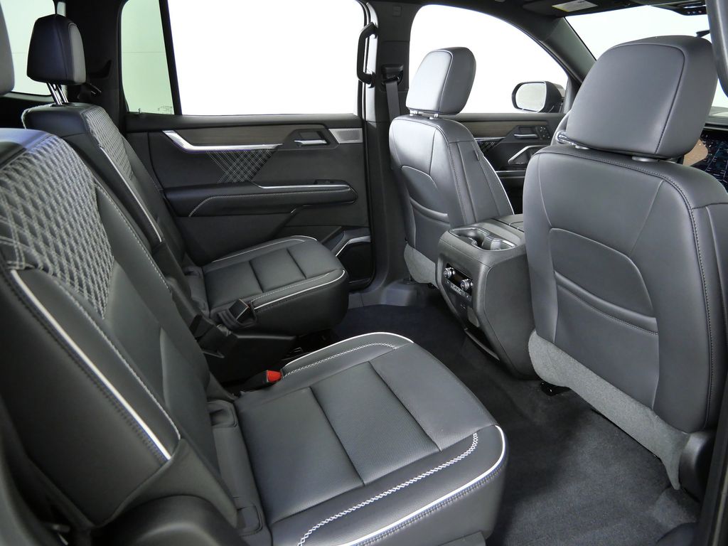 Thumbnail: 2025 GMC Acadia - 26