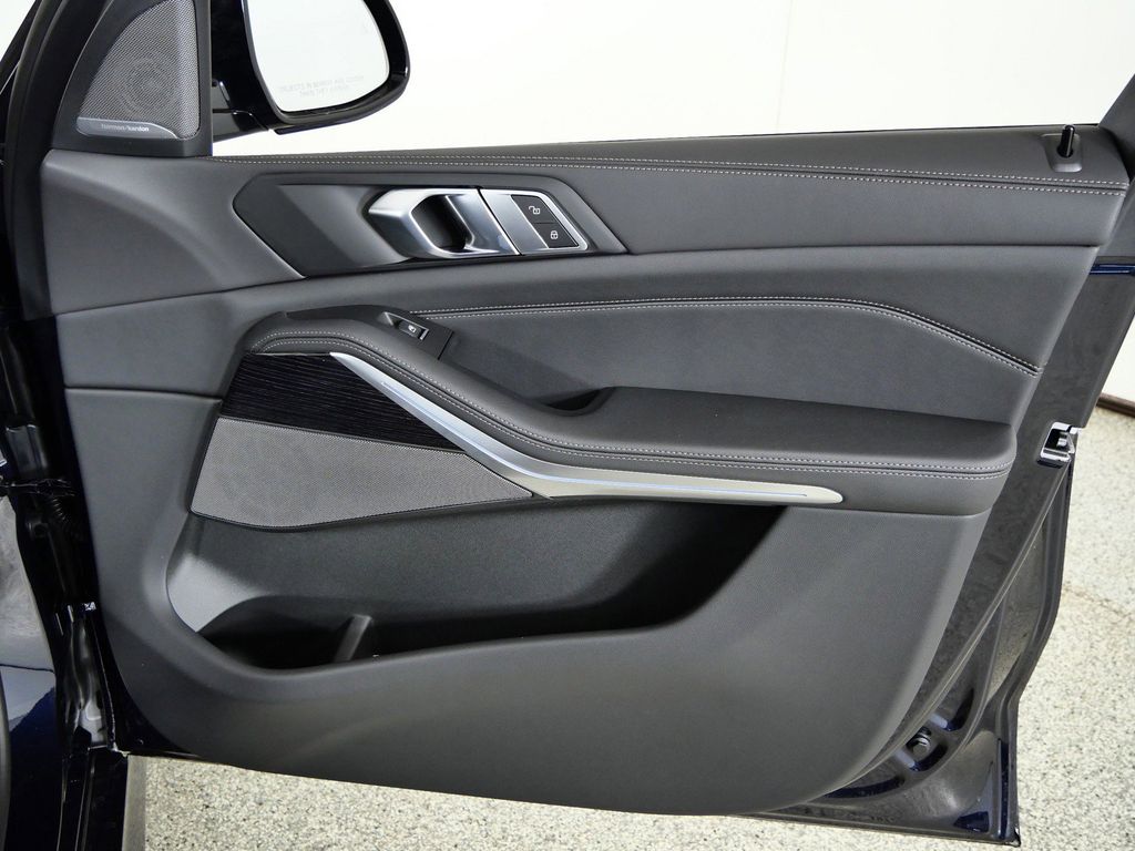 Thumbnail: 2026 BMW X5 - 19