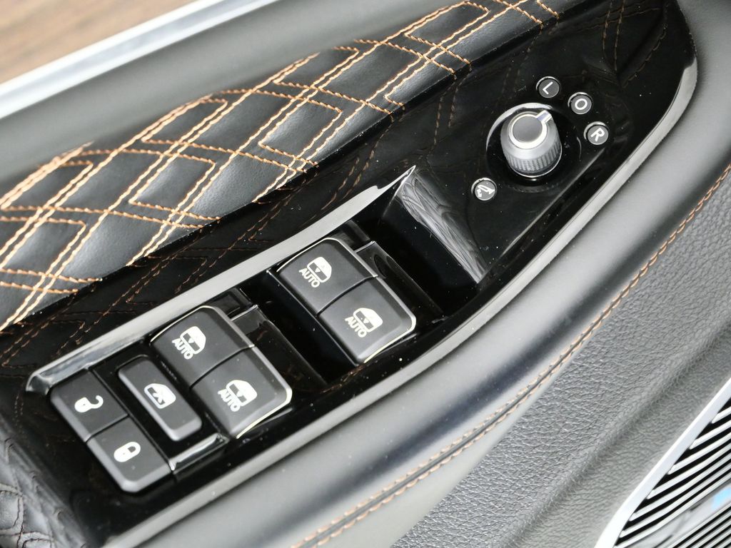 Thumbnail: 2023 Jeep Grand Cherokee L - 36