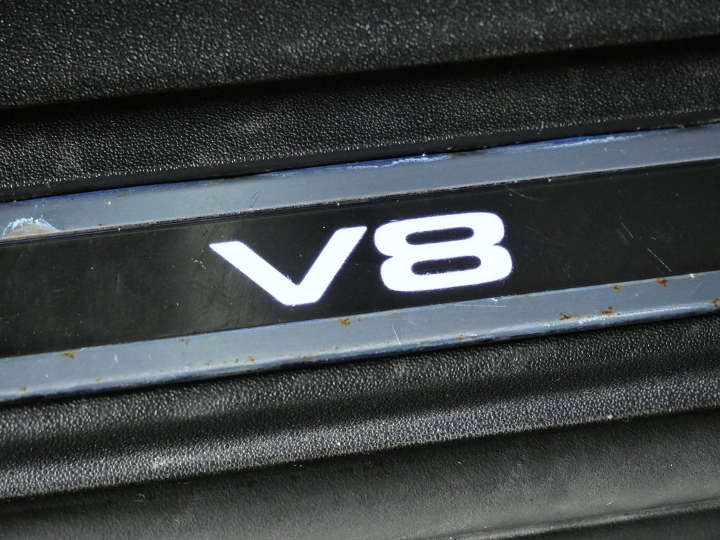 Thumbnail: 2024 Land Rover Defender - 24