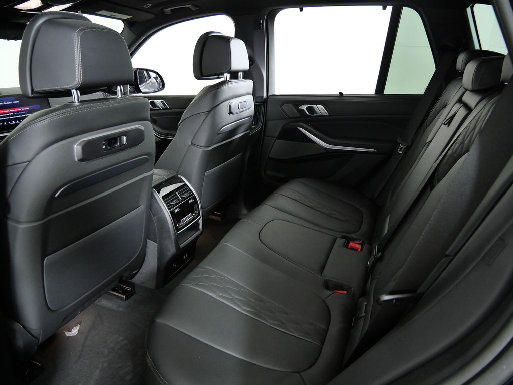 Thumbnail: 2026 BMW X5 - 32