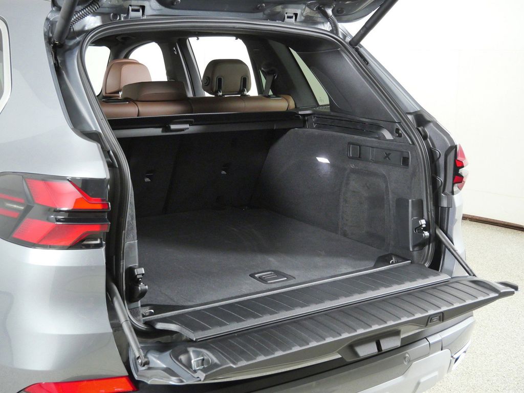 Thumbnail: 2026 BMW X5 - 29