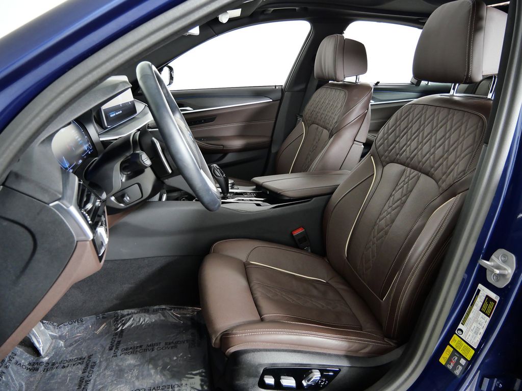 Thumbnail: 2023 BMW 5 Series - 39