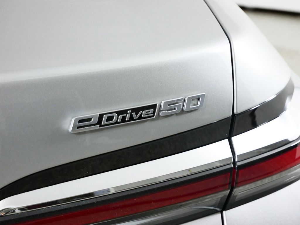 Thumbnail: 2024 BMW i7 - 11
