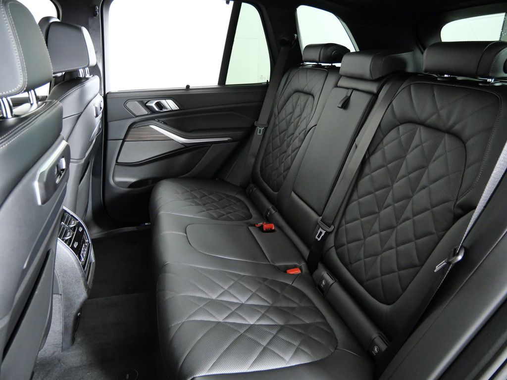 Thumbnail: 2026 BMW X5 - 33