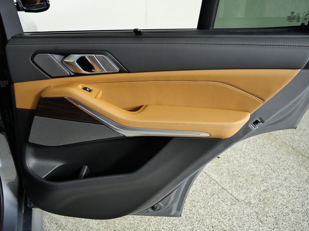 Thumbnail: 2026 BMW X5 - 25