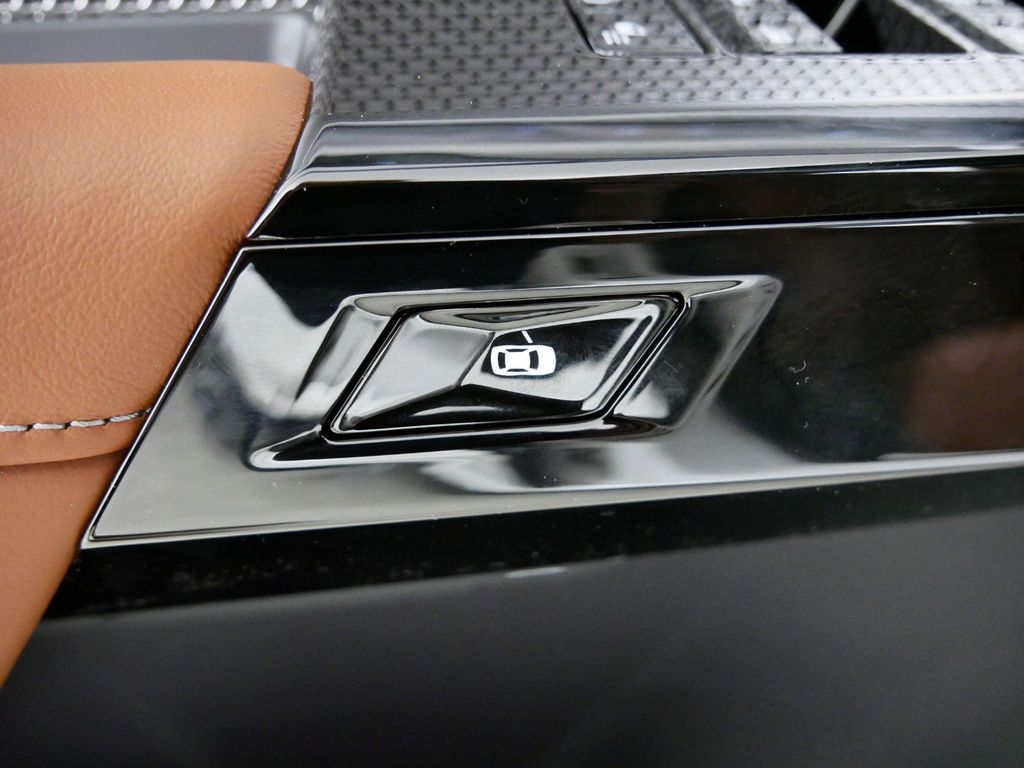 Thumbnail: 2024 BMW i7 - 34