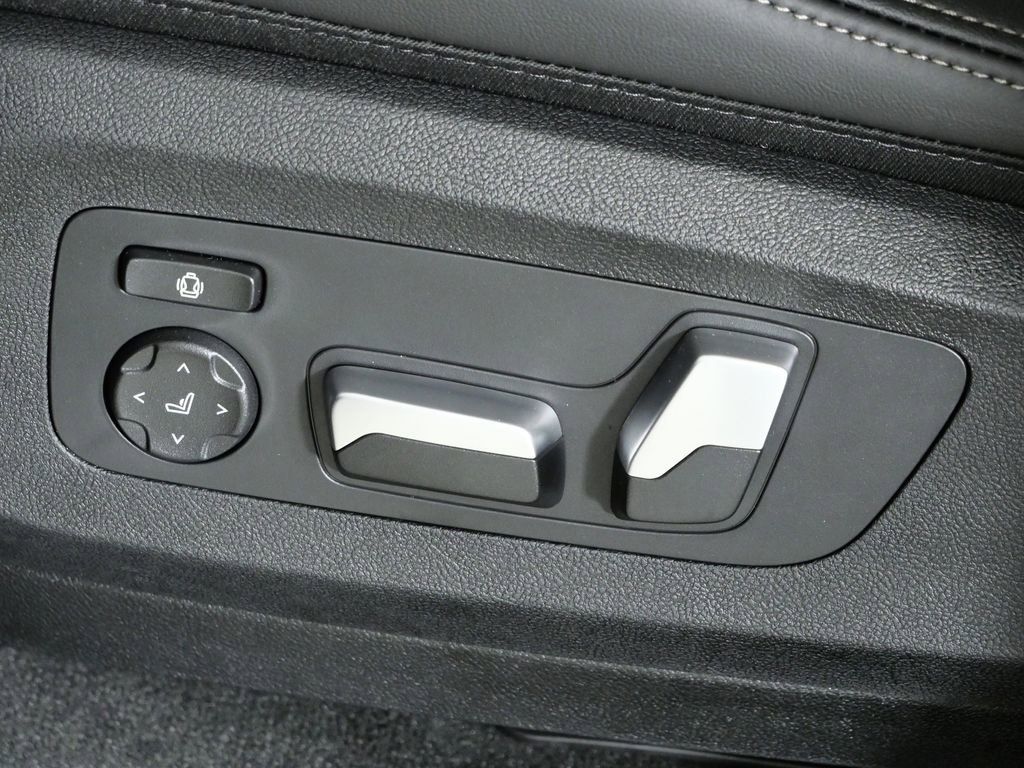 Thumbnail: 2026 BMW X5 - 41