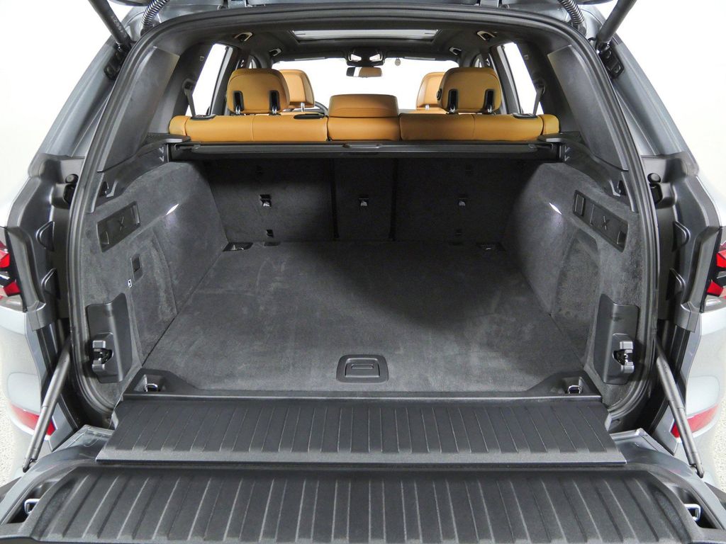 Thumbnail: 2026 BMW X5 - 28