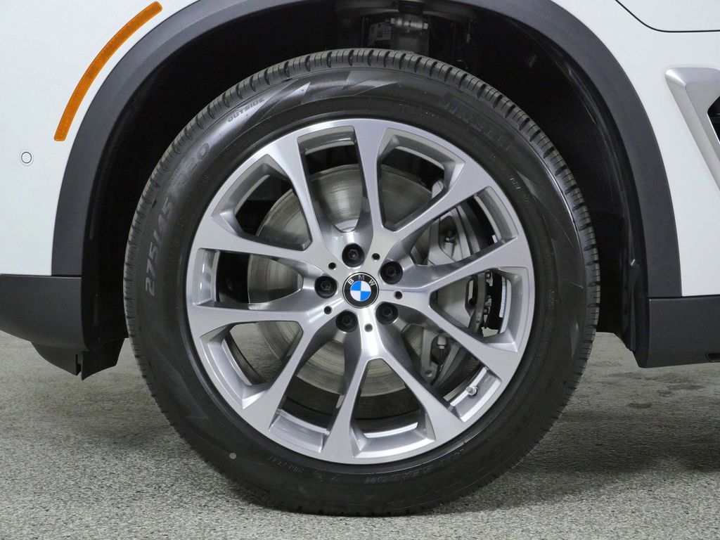Thumbnail: 2026 BMW X5 - 16