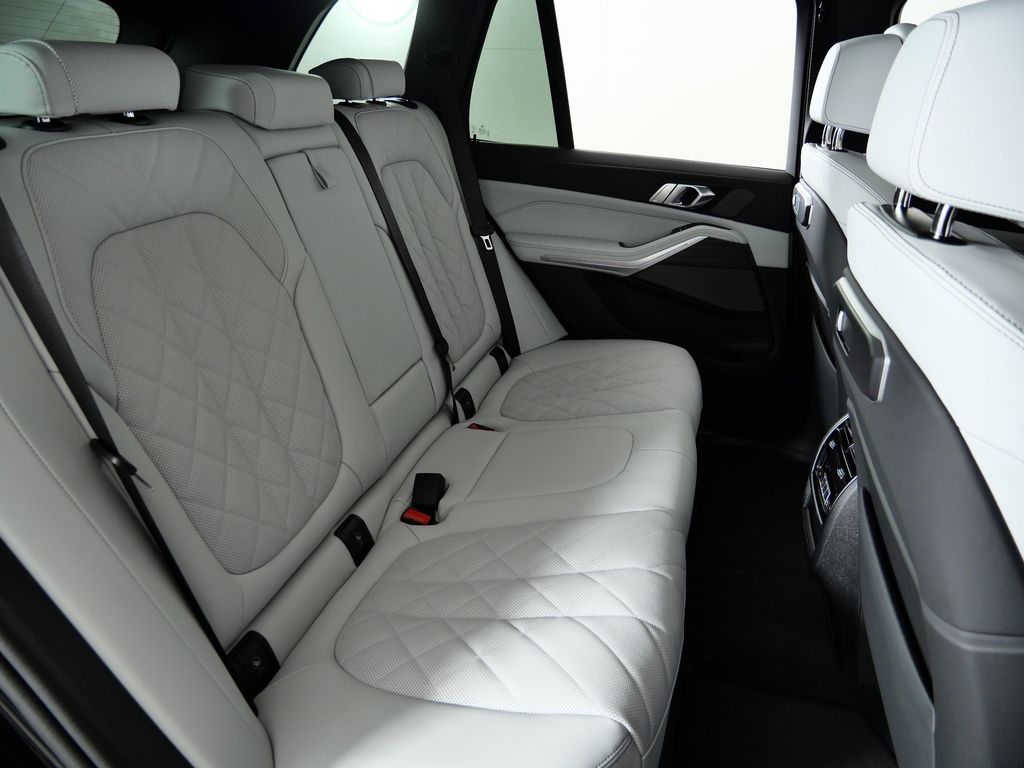 Thumbnail: 2026 BMW X5 - 27