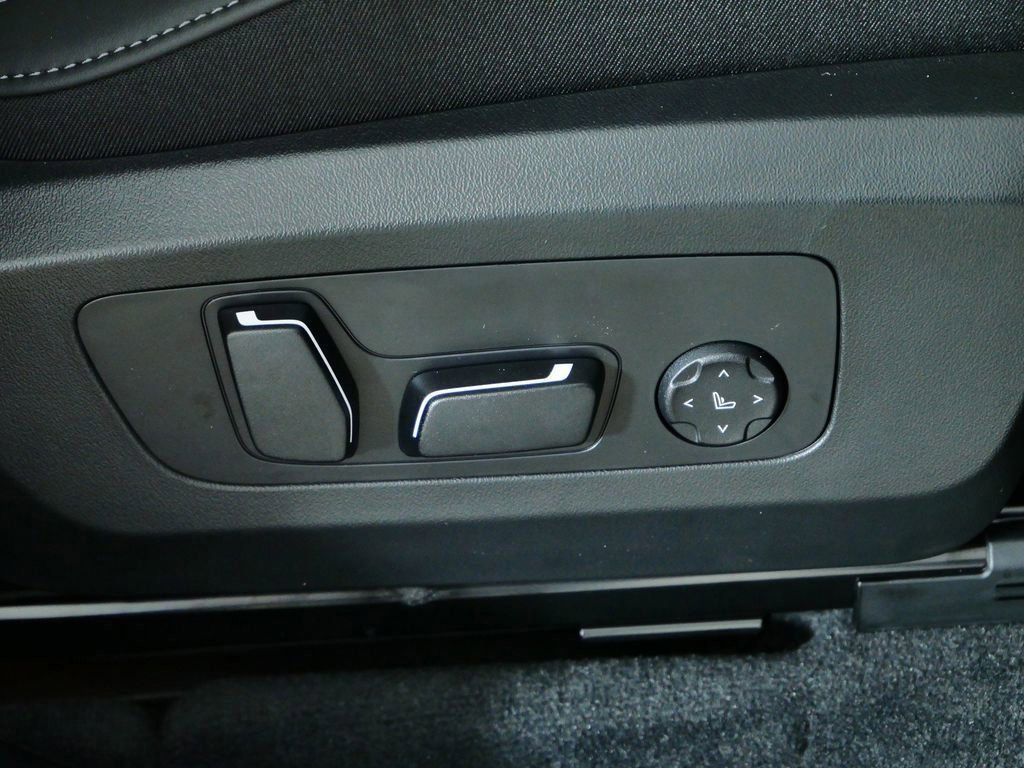 Thumbnail: 2026 BMW X3 - 25