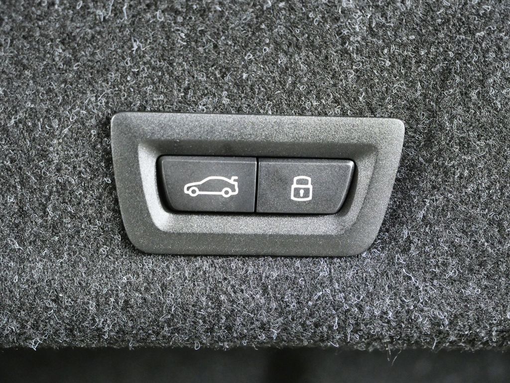 Thumbnail: 2026 BMW 3 Series - 28