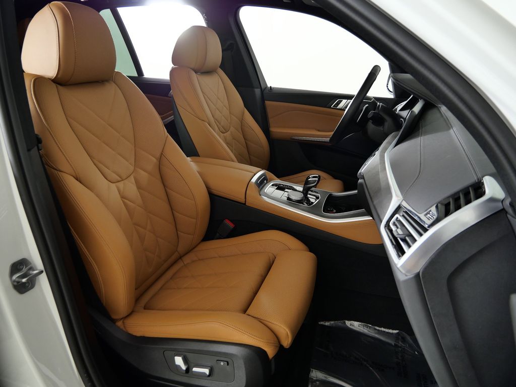 Thumbnail: 2023 BMW X5 - 26