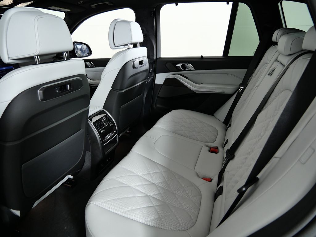 Thumbnail: 2026 BMW X5 - 32