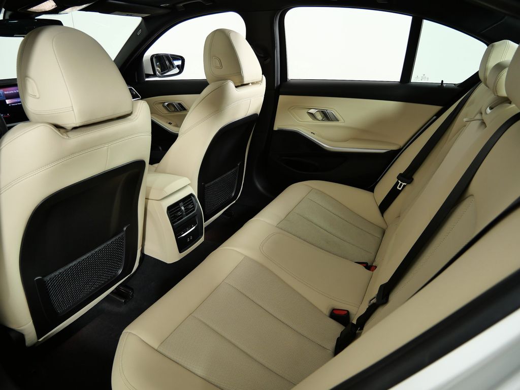 Thumbnail: 2023 BMW 3 Series - 34
