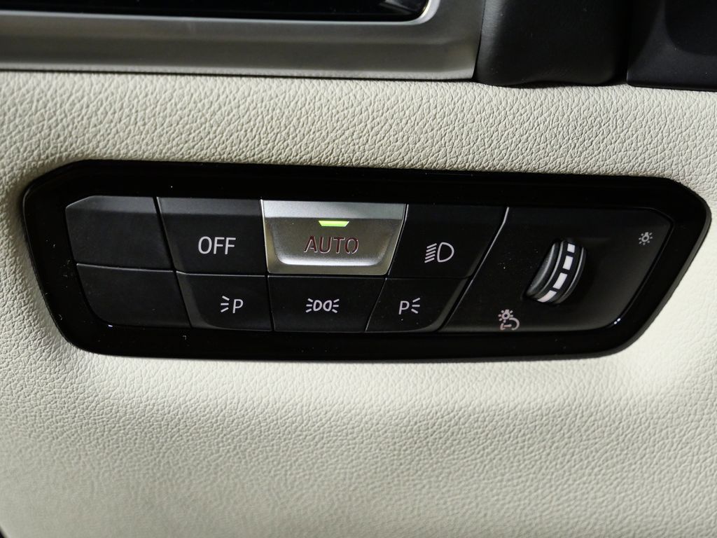 Thumbnail: 2026 BMW 8 Series - 39