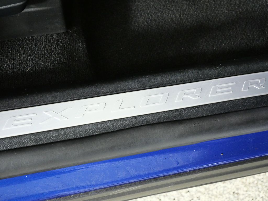 Thumbnail: 2020 Ford Explorer - 25