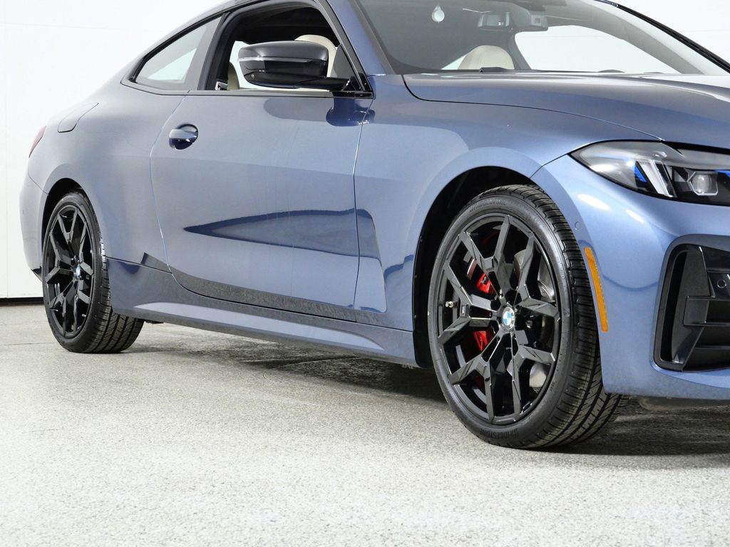 Thumbnail: 2025 BMW 4 Series - 8