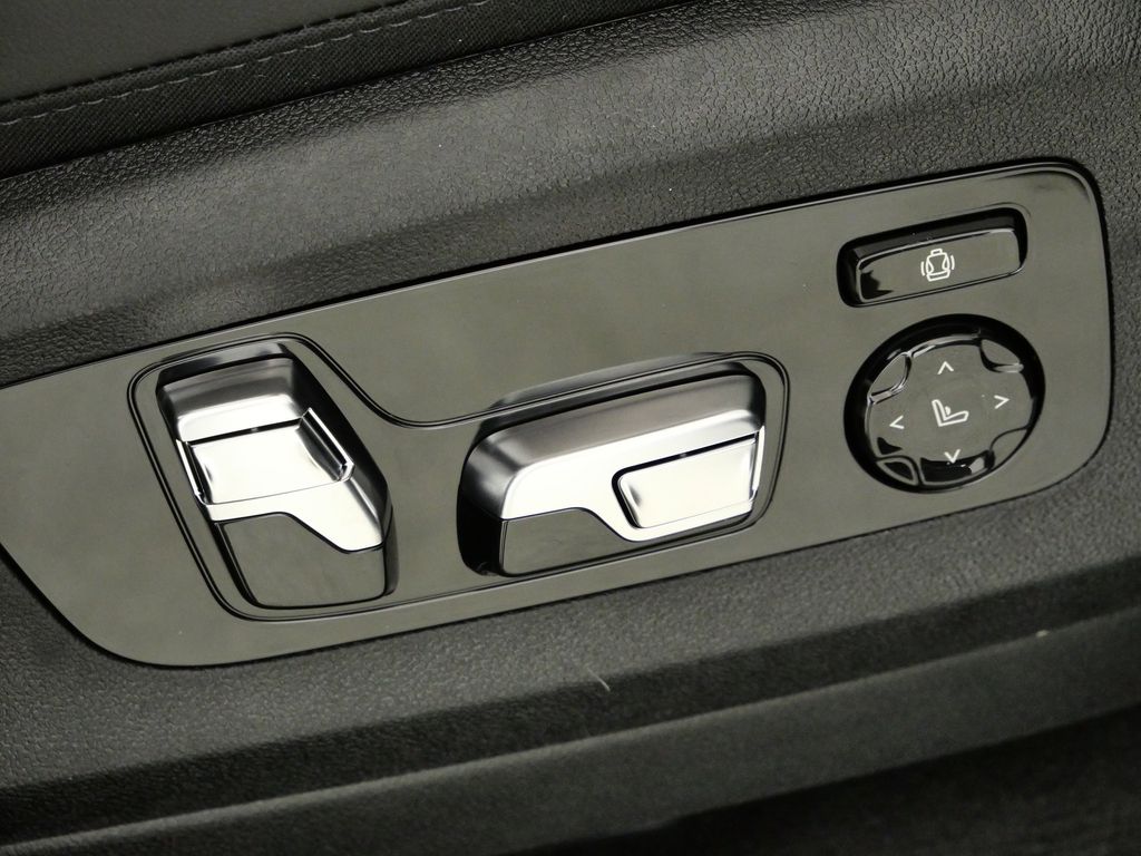 Thumbnail: 2026 BMW X5 - 22