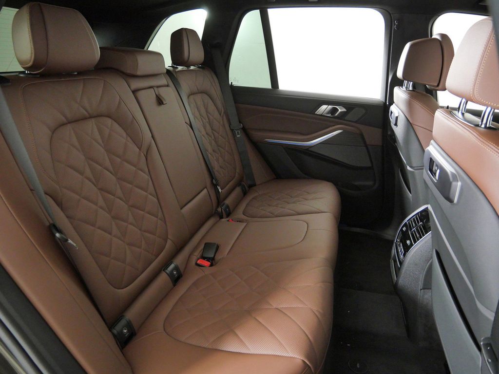 Thumbnail: 2026 BMW X5 - 27
