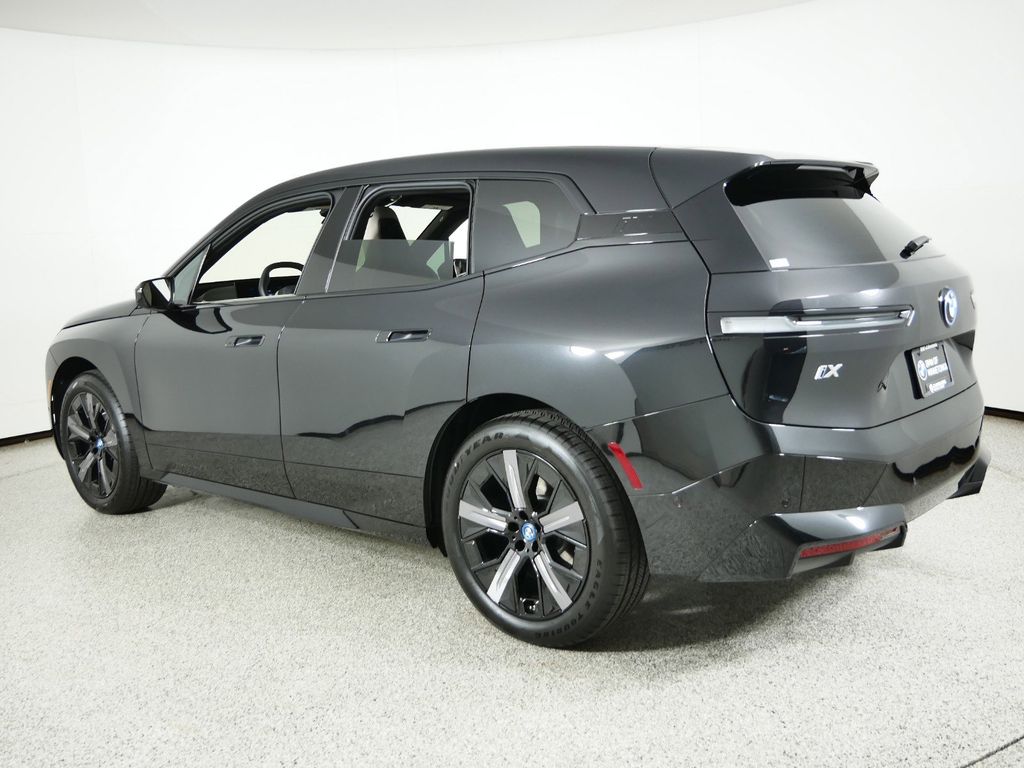2025 BMW iX xDrive50 14