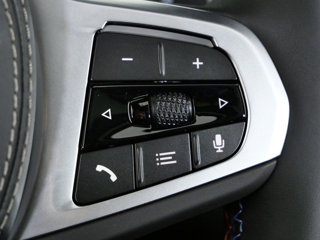 Thumbnail: 2026 BMW X7 - 43