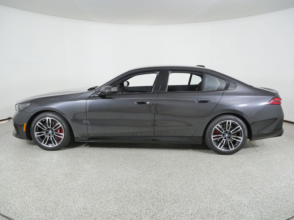 Thumbnail: 2026 BMW 5 Series - 17