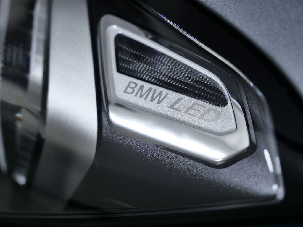 Thumbnail: 2026 BMW 3 Series - 4