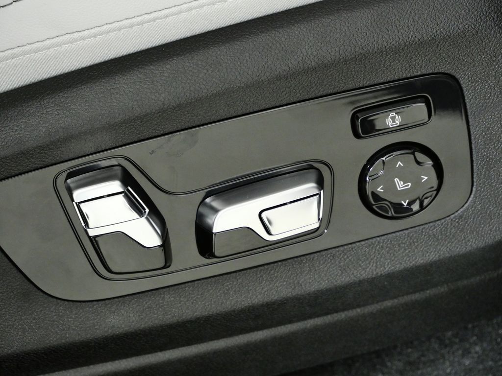 Thumbnail: 2026 BMW X6 - 22