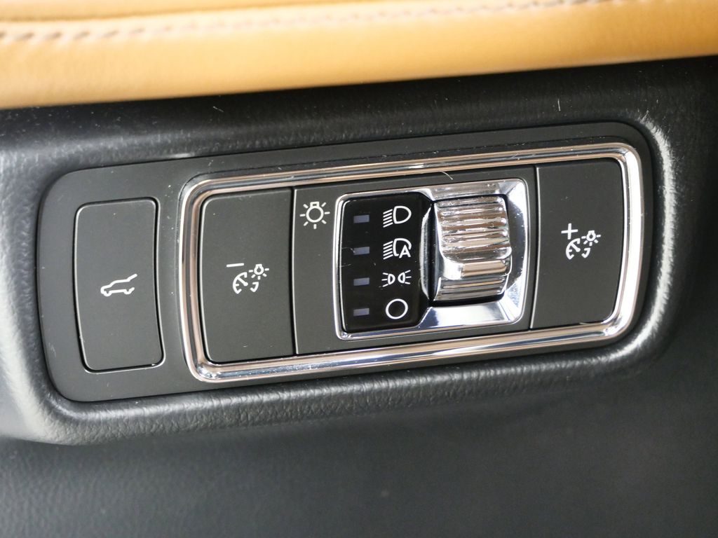 Thumbnail: 2023 Lincoln Aviator - 39