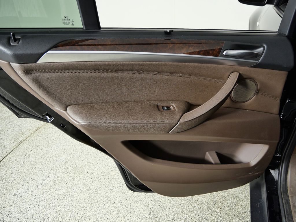 Thumbnail: 2013 BMW X5 - 30