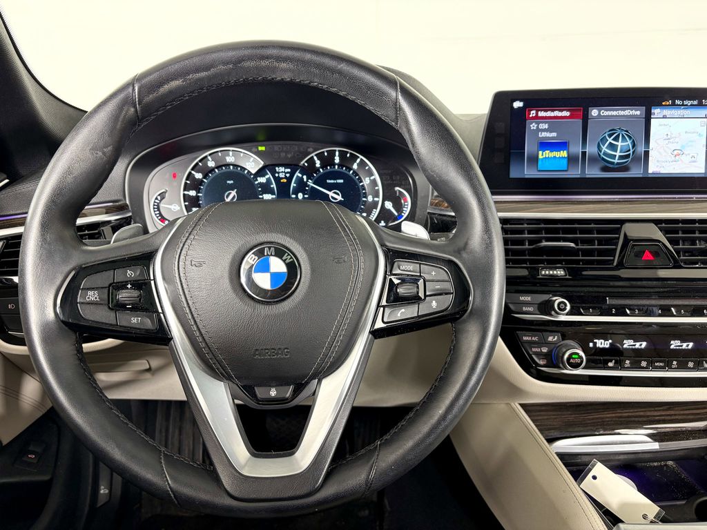 Thumbnail: 2017 BMW 5 Series - 8