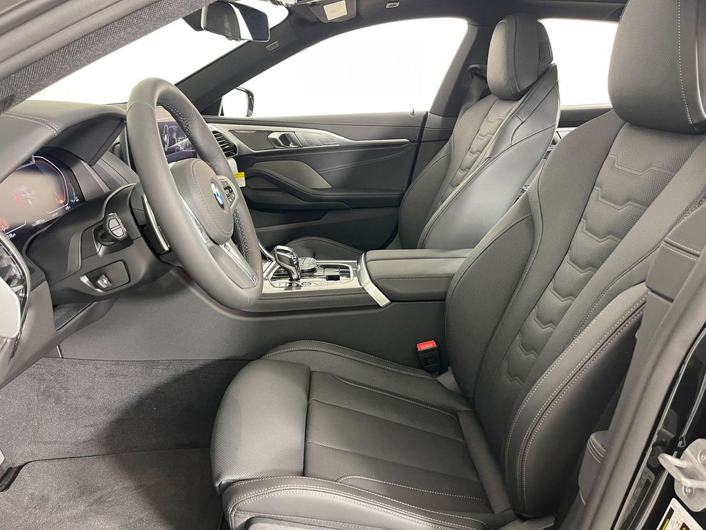 Thumbnail: 2025 BMW 8 Series - 29