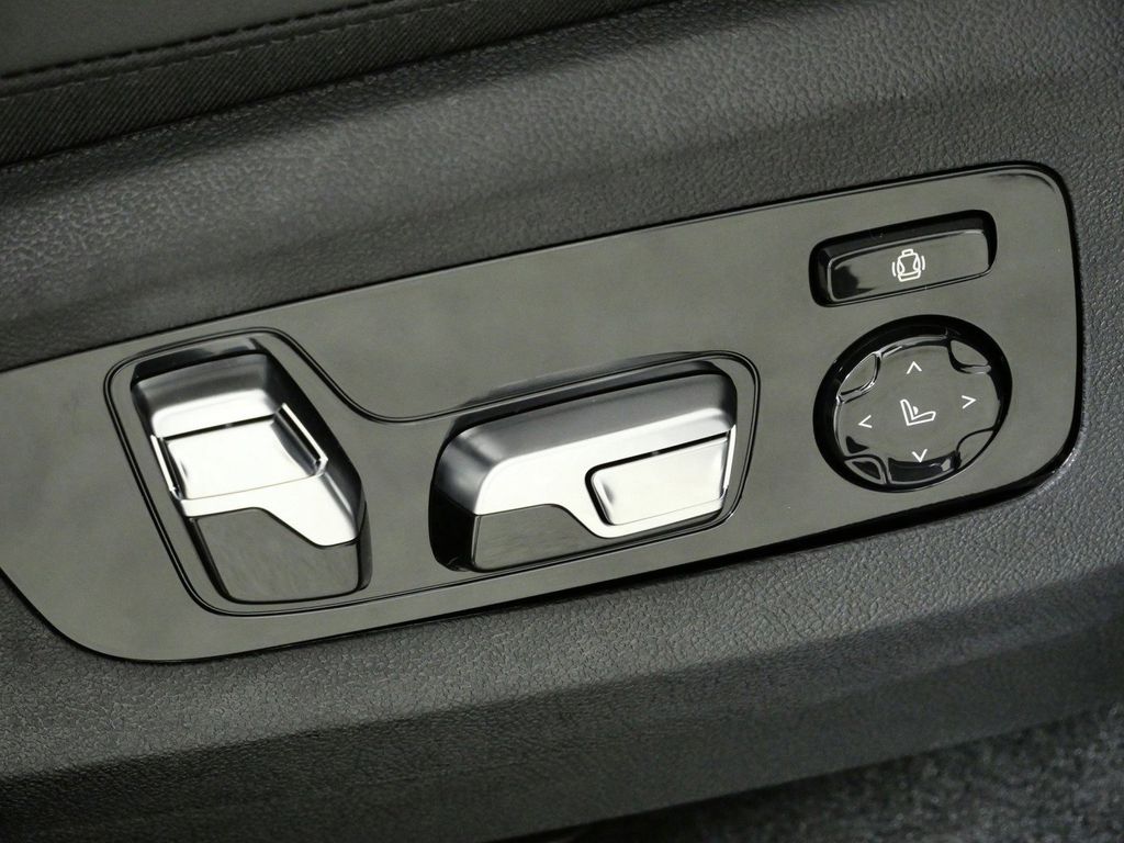 Thumbnail: 2026 BMW X5 - 23