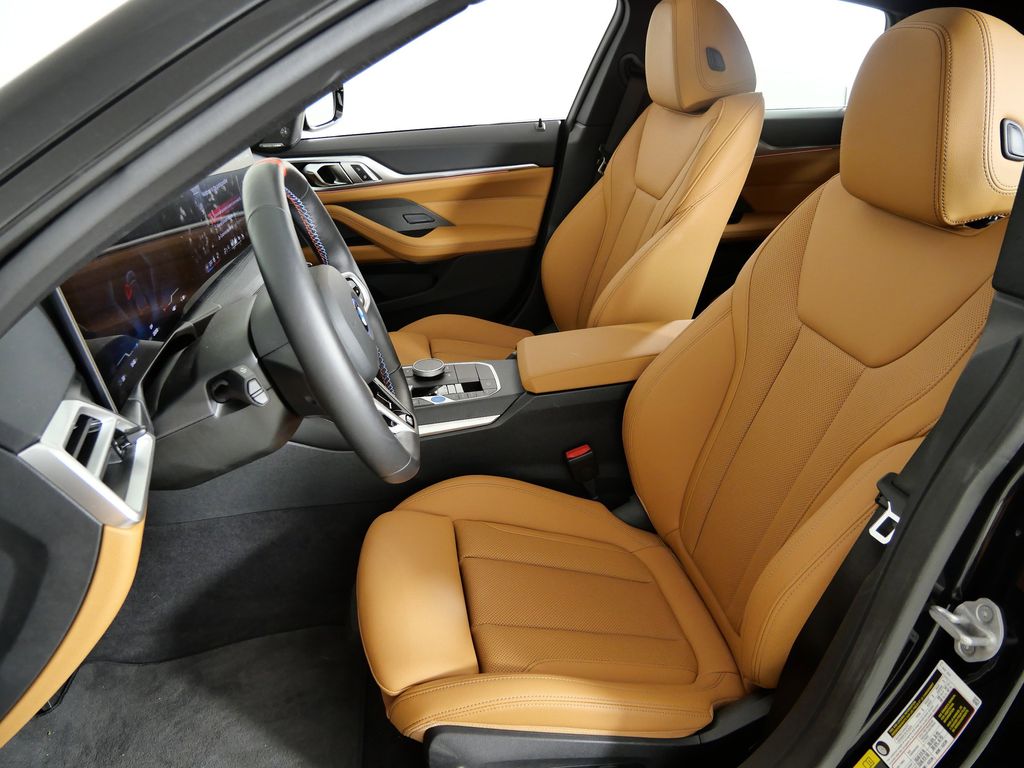 Thumbnail: 2025 BMW i4 - 35