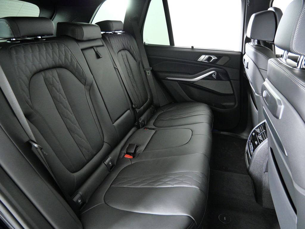 Thumbnail: 2026 BMW X5 - 27