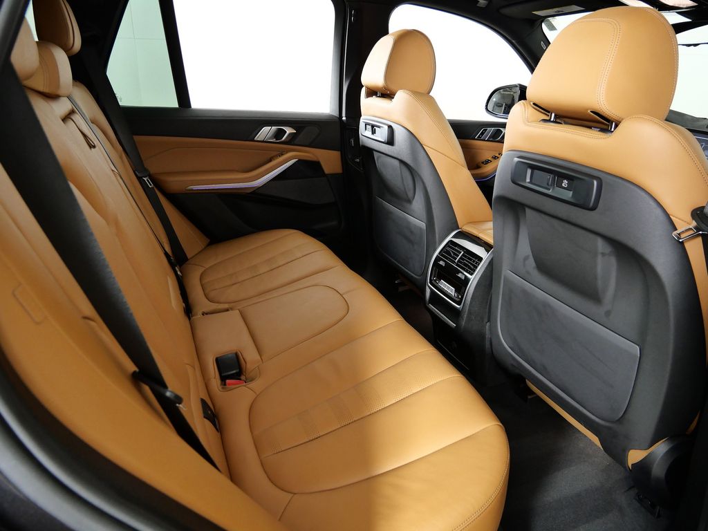 Thumbnail: 2021 BMW X5 - 26