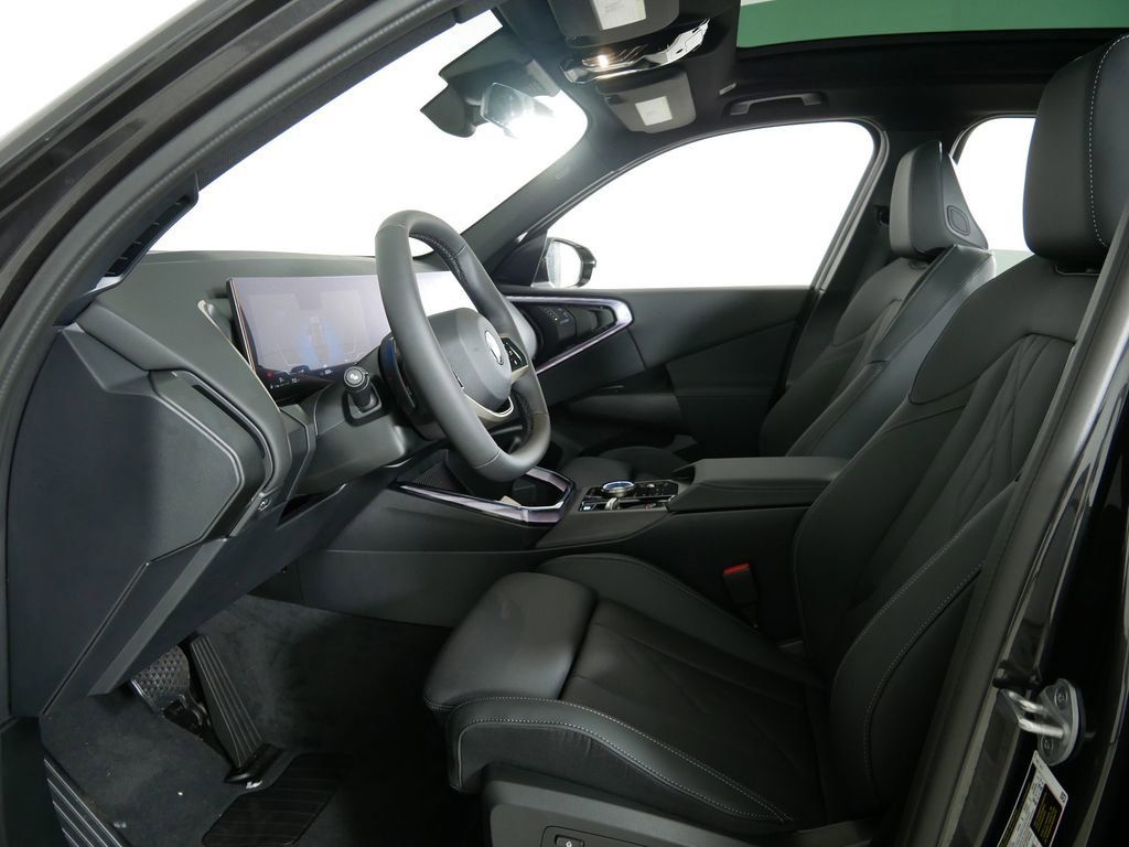 Thumbnail: 2025 BMW X3 - 32