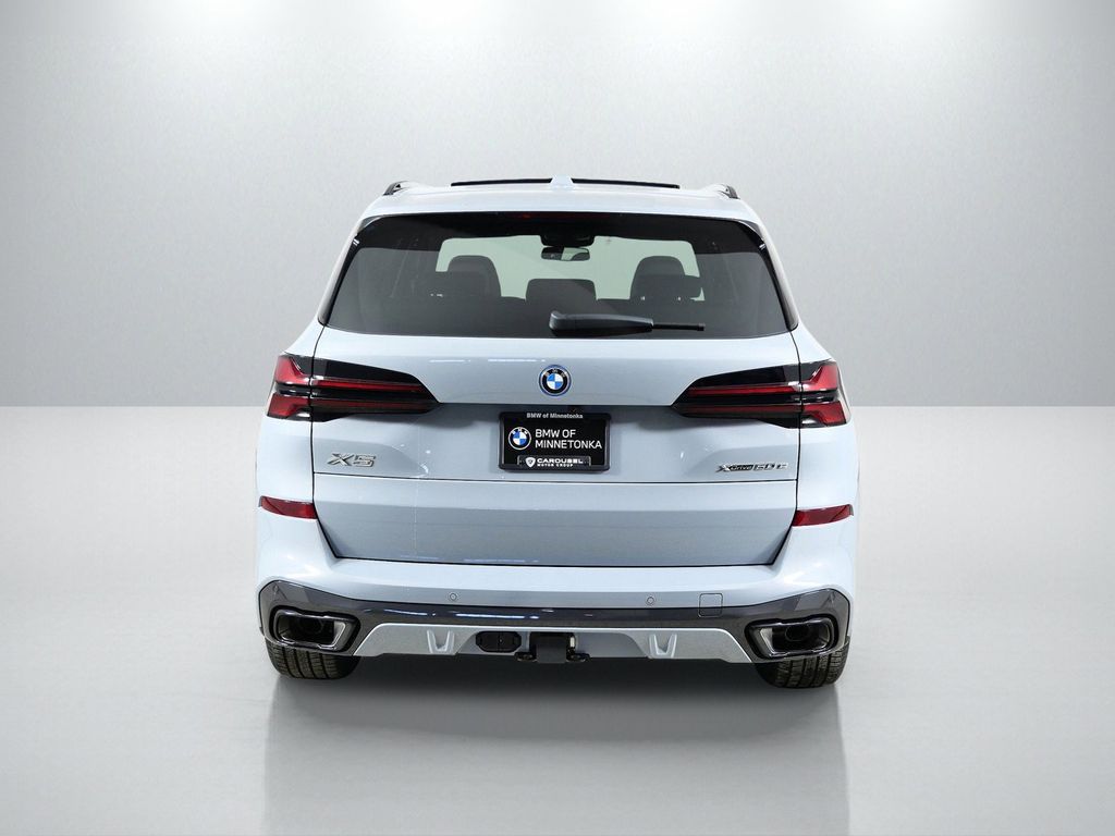 Thumbnail: 2026 BMW X5 - 10