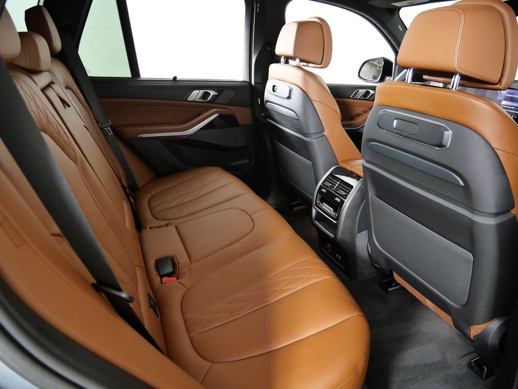 Thumbnail: 2025 BMW X5 - 31