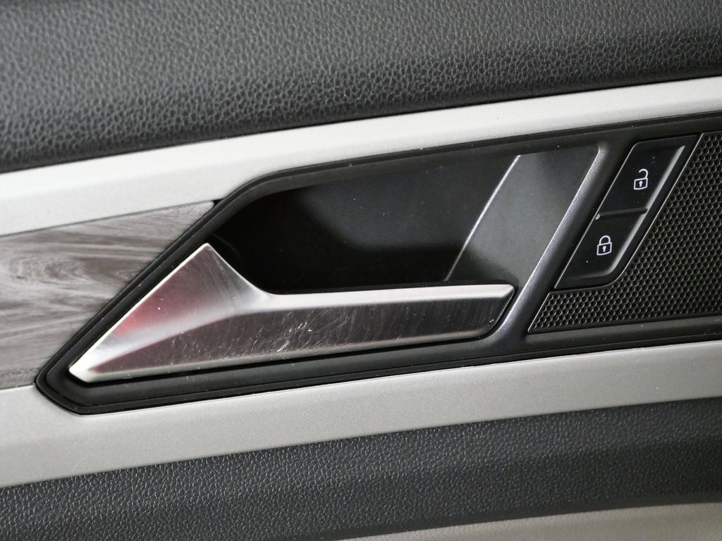 Thumbnail: 2023 Volkswagen Atlas - 36