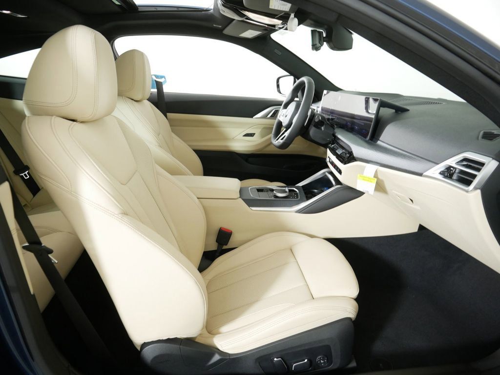 Thumbnail: 2025 BMW 4 Series - 22