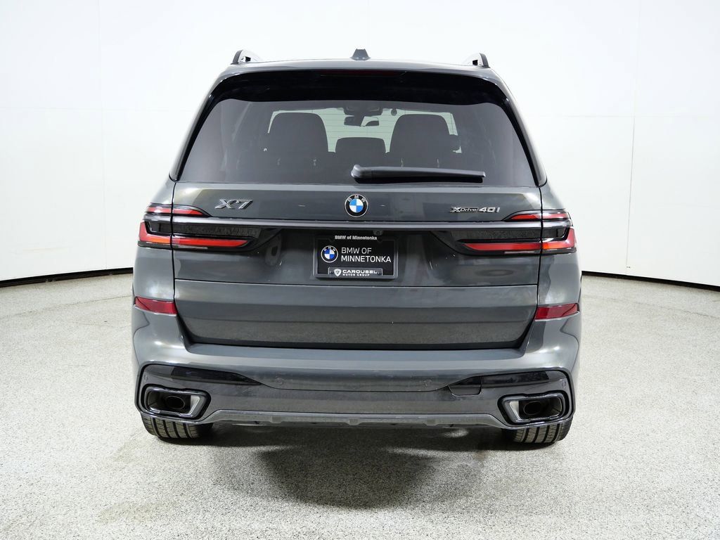 Thumbnail: 2026 BMW X7 - 12