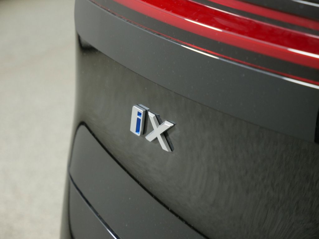 Thumbnail: 2025 BMW iX - 12