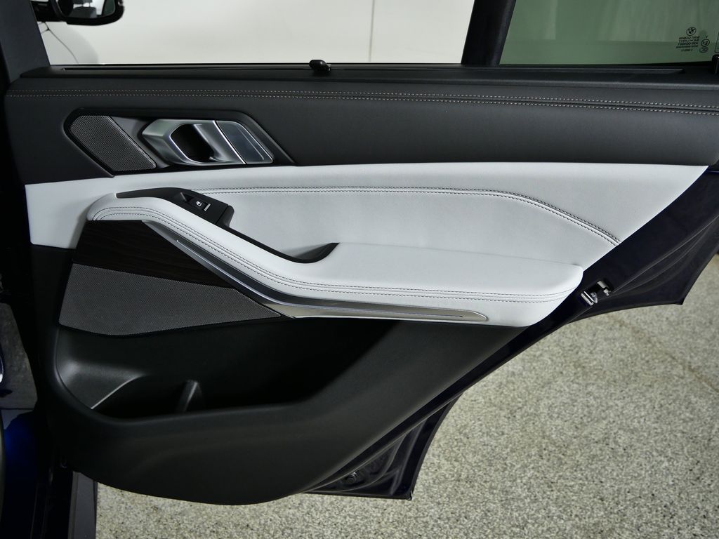 Thumbnail: 2026 BMW X5 - 25